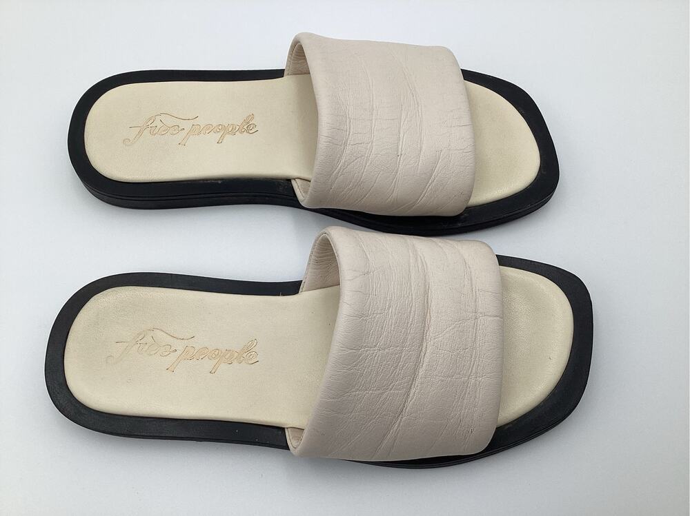 Free People Wrenly Slip-On Sandals Beige Cream Leather Slides Platform size 8